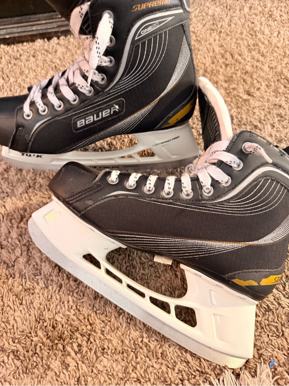 Bauer White and Black Hockey Skate Interior Tag Detail